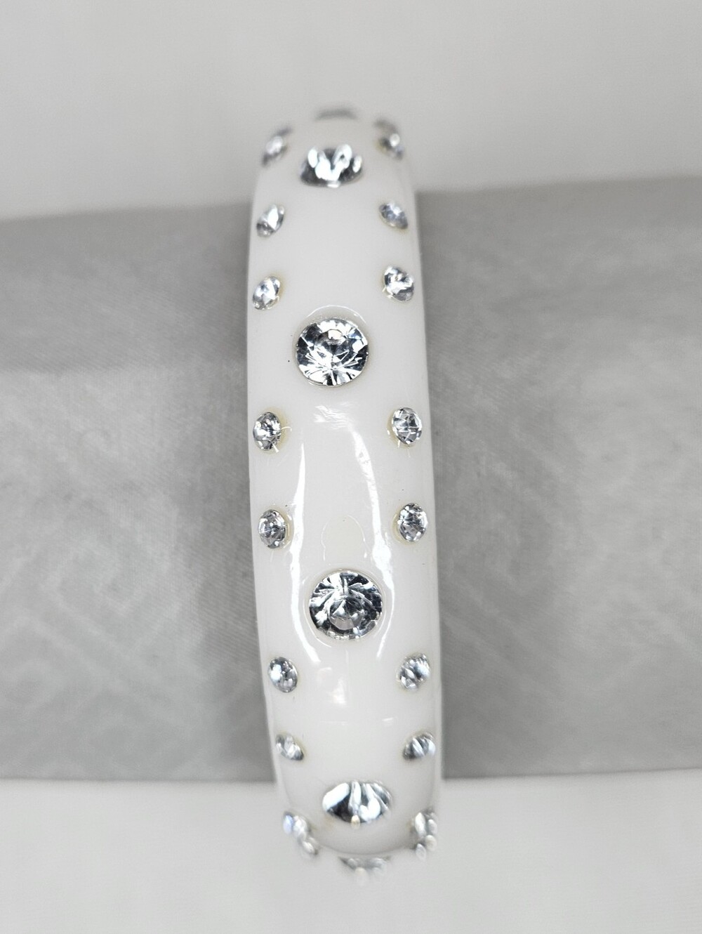 VTG Deadstock Y2K White Rhinestone Bangle Bracelet Chunky Acrylic Stack 8"